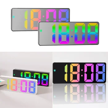 Dijital alarmlı saat Saat Renkli Yazı Tipleri LED çalar saat Yatak Odası için Elektronik LED masa saati Ekran 3 Alarm Ayarları Ses Kontrolü
