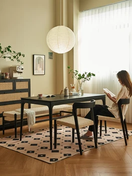 İskandinav retro tüm katı ahşap yemek masası ve sandalye kombinasyonu dikdörtgen masa oturma odası ev basit ve modern.